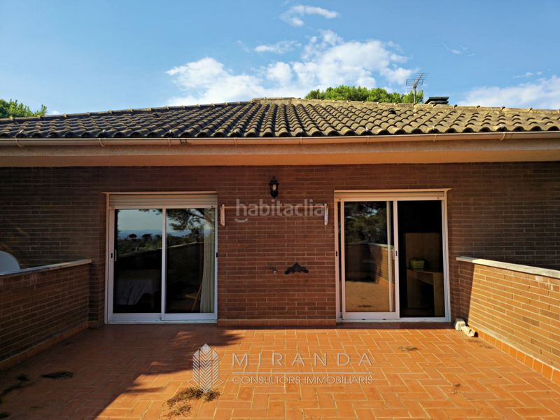 Foto a88459e7-b934-42cc-b4e4-ea807cd5c17a. Chalet with fireplace heating parking in Ametlla del Vallès (L´)