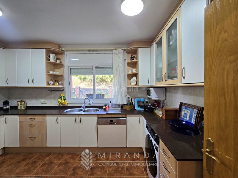 Foto cbb6e321-6dca-4c69-b1c0-d4f6cbffc8be. Chalet with fireplace heating parking in Ametlla del Vallès (L´)