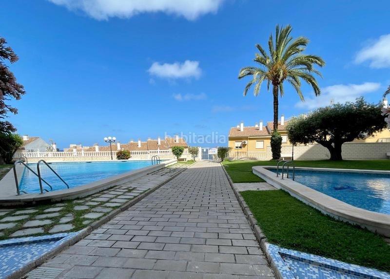 Foto 91dd5801-57cf-4868-b8ad-a4014a0f322b. Casa en calle calle islas canarias 14 bungalow en playa de arenales en Elche / Elx