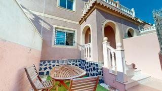 Casa in Calle de creta 80. Bungalow en la zona de gran alacant ref. im281v