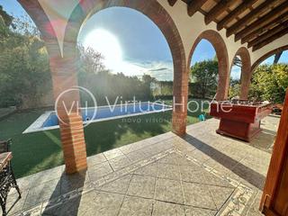 Casa in Mas Mora-Sant Daniel. Espectacular casa en mas mora con piscina y ascensor