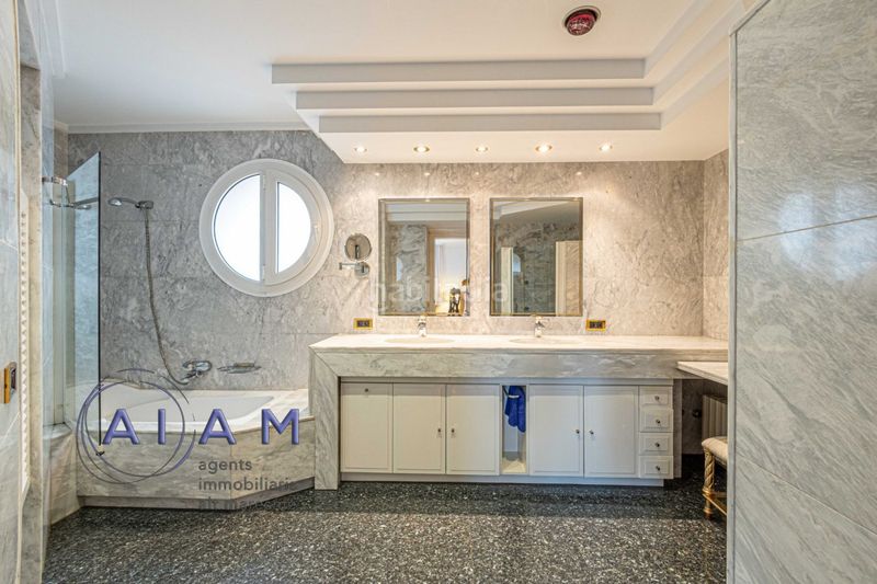 Foto 2fb77573-8c61-4ca0-bd2b-dd4cdbdbda62. Casa amb calefacció a Calella