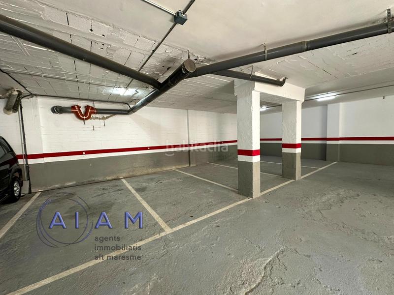 Foto afb9ae6d-315d-4e63-a0d7-b1372ac0a397. Parking voiture dans Centre Pineda de Mar