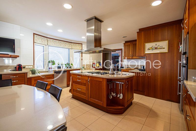 Foto 5923a1e2-0ecb-4b31-af61-5685c2644224. Chalet exclusiva residencia con encanto, jardín privado y una ubicación inmejorable en Santa Susanna