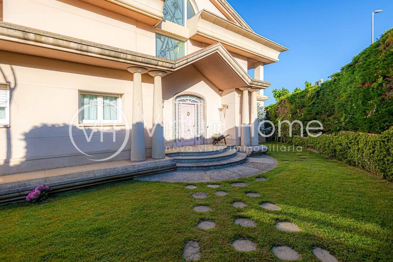 Foto 9486f4cb-0d22-4e10-b9a7-6d7e526c4351. Chalet exclusiva residencia con encanto, jardín privado y una ubicación inmejorable en Santa Susanna