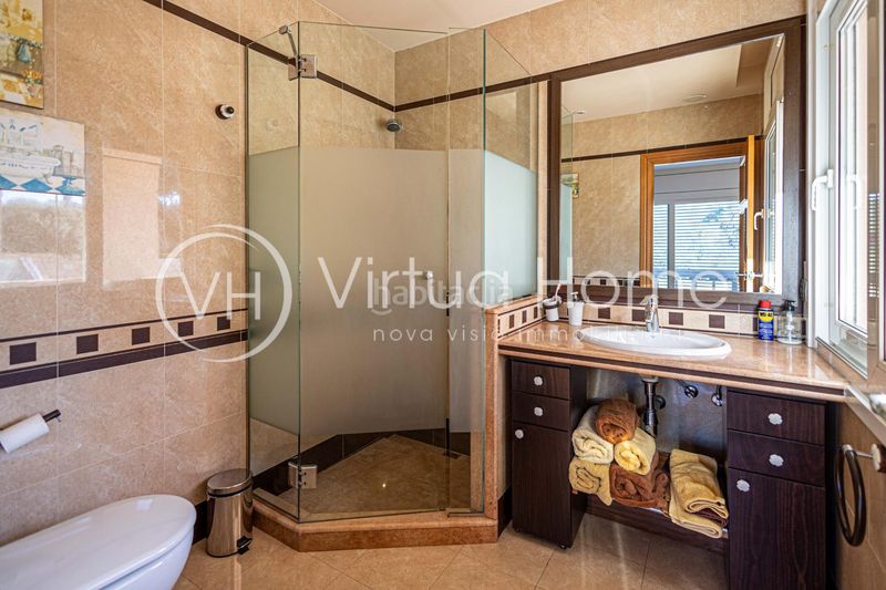 Foto c7ee3bde-813c-4ae0-b2a1-88736d37abb6. Chalet exclusiva residencia con encanto, jardín privado y una ubicación inmejorable en Santa Susanna