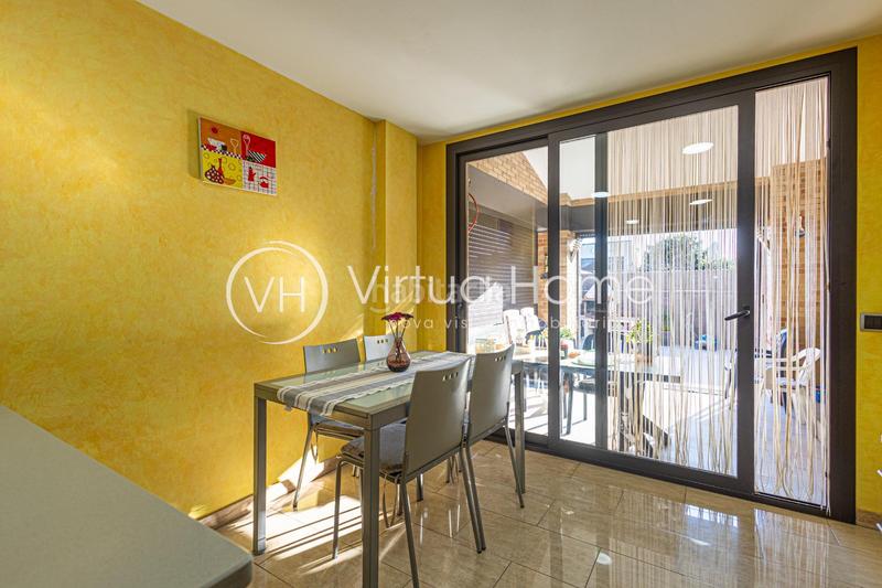 Foto 5ab712fb-b38c-44d0-a82f-d0951bd8f592. Chalet con riscaldamento parcheggio piscina in Can Moré - Santa Anna - Can Feliu de Merola Pineda de Mar