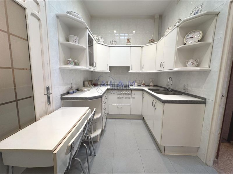 Foto ae0b8e85-f712-48d1-a410-3f2b5cdfab00. Casa a Calella