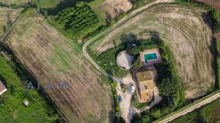 Bauernhof in Maçanet de la Selva Poble. Exclusiva masía del siglo xviii con encanto histórico y comodida