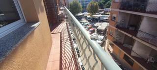 Pis a Poblenou. Luminoso piso en pineda  poblenou con parking