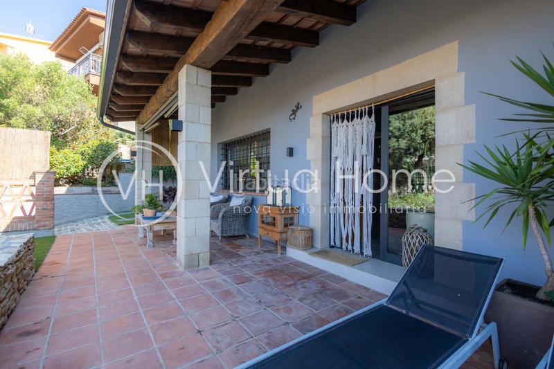 Foto 4d574632-e97e-42f2-b277-b79e673ff895. Casa con riscaldamento parcheggio piscina in Pinemar Pineda de Mar