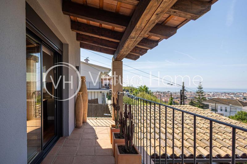 Foto 4f9fb93d-2001-4f5c-83e1-861d69472bf1. Casa con riscaldamento parcheggio piscina in Pinemar Pineda de Mar