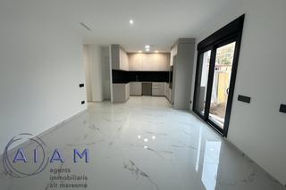 Piso  Calle del ponent. Vivienda de obra nueva lista para entrar en pineda de mar.