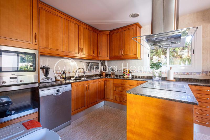 Foto 4876f5c1-a61d-4c4c-94ba-66d7445a9f32. Chalet in calle sert 27 in Pinemar Pineda de Mar