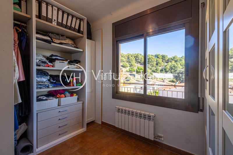 Foto 52b79d04-c93b-4e1f-9ad1-cfb514455815. Chalet in calle sert 27 in Pinemar Pineda de Mar