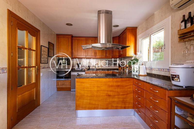 Foto 614d7d0f-f7f4-47e6-b2dc-89e3c757aed1. Chalet in calle sert 27 in Pinemar Pineda de Mar