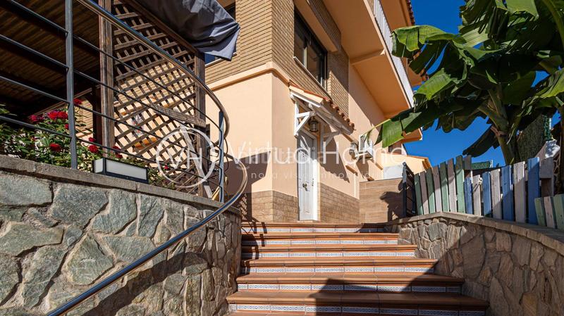 Foto 7612542d-e9f1-4d4c-b86f-8c352dbc55d4. Chalet in calle sert 27 in Pinemar Pineda de Mar