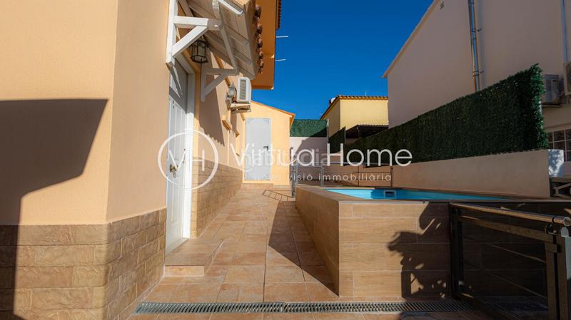 Foto e6517bec-351b-4134-a5c8-c0ff89117f07. Chalet in calle sert 27 in Pinemar Pineda de Mar