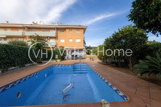 Planta baixa a Centre. Exclusivo piso de grandes dimensiones, terraza y piscina privada