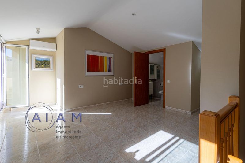 Foto b6cc06a1-fe15-4eb5-951f-74542fa0a85f. Dúplex amb calefacció a Centre Pineda de Mar