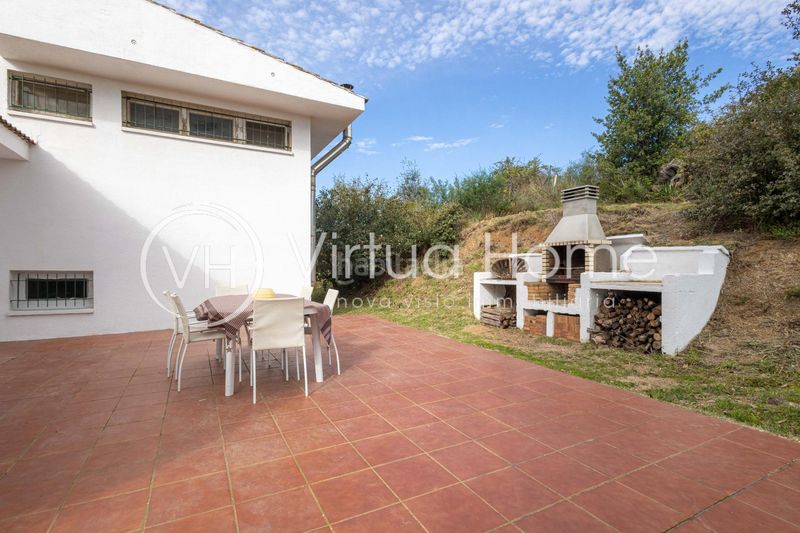Foto a0c1d395-f9b1-4409-a723-e0b69a316062. Chalet en sant jaume 58 espectacular chalet céntrico con grandísimo jardín en Pineda de Mar