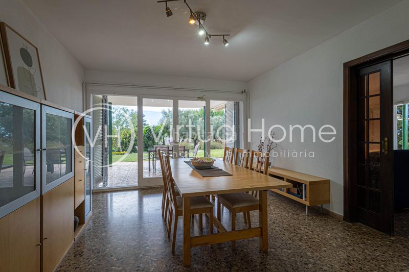 Foto c2e89b3d-cef7-4e28-833b-9488b229f94e. Chalet en sant jaume 58 espectacular chalet céntrico con grandísimo jardín en Pineda de Mar