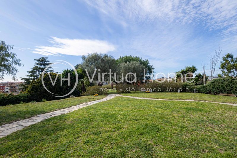Foto fd9f39c1-d7ee-4bc5-837d-0e150b60c8d8. Chalet en sant jaume 58 espectacular chalet céntrico con grandísimo jardín en Pineda de Mar