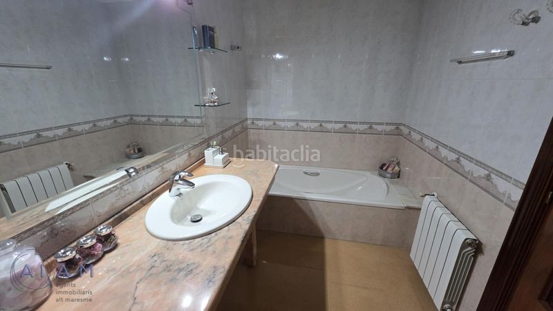 Foto 210166f5-9c22-4558-834d-692e8603755c. Casa adossada amb aparcament a Tordera Tordera