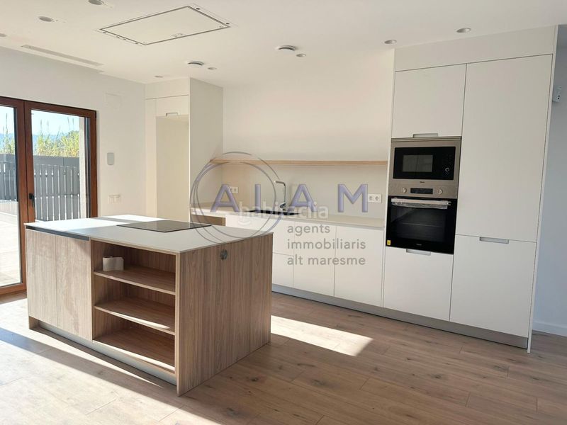 Foto 527561cd-33fa-42ca-a4d4-43a36b660cbb. Casa amb aparcament a Tordera Tordera