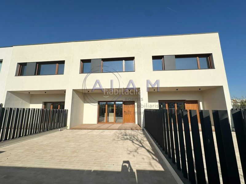 Foto c2368efb-b476-48c7-a1a6-9bdd578453fe. Casa amb aparcament a Tordera Tordera