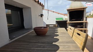 Dúplex a Tordera. Dúplex con dos terrazas privadas y barbacoa en el centro de tord
