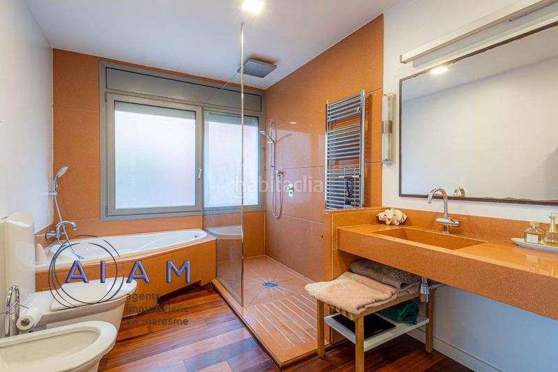 Foto a8d0090a-b147-4cde-8e46-a8a79732d3fc. Casa amb calefacció aparcament piscina a Calella