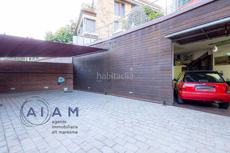 Foto ba16e6cc-6ff3-4710-9d73-e0f3de0e3d1b. Casa amb calefacció aparcament piscina a Calella