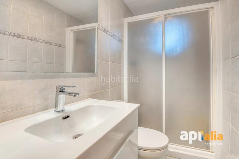 Foto 77d73a2b-5738-41c1-ba7e-7031e76e5527. Apartamento luminoso piso con enorme terraza en el corazón en Calonge