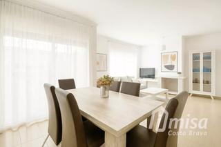 Appartement  Avenida puigcerver. Luminoso piso con enorme terraza en el corazón de calonge