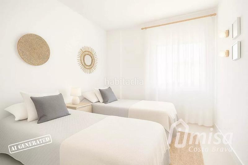 Foto ca8dfc00-887d-45b8-b084-98f5a1a37411. Apartamento luminoso piso con enorme terraza en el corazón en Calonge