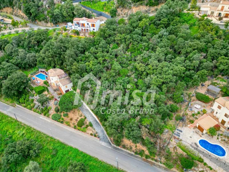 Foto 0ef7f9cf-d9e7-46a7-b7d9-37ccbeab0732. Terreny residencial a calle de parís 3 a Cabanyes-Mas Ambrós-Mas Pallí Calonge