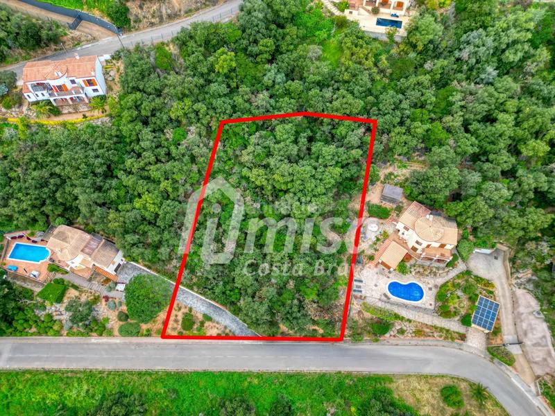 Foto 995a588c-5c93-458b-adc2-0c3bedbbc627. Terreny residencial a calle de parís 3 a Cabanyes-Mas Ambrós-Mas Pallí Calonge