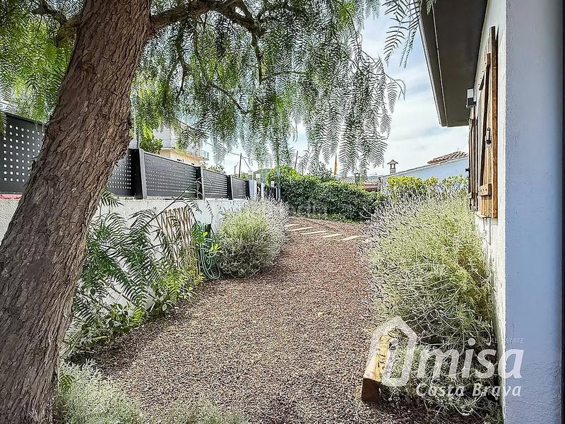Foto 4114ebb1-c3bc-4877-8a16-5d1d5f5ba092. Chalet una tranquila casa de fácil mantenimiento con piscina y muchos rincones de encanto en Calonge