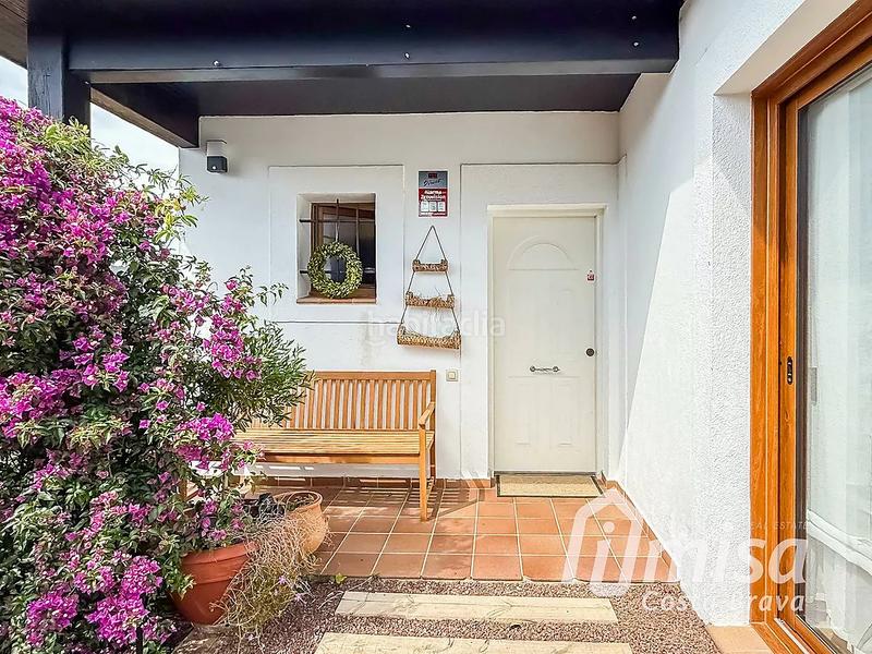 Foto a398cd25-b6d8-469b-9437-ba8c8ff81e91. Chalet una tranquila casa de fácil mantenimiento con piscina y muchos rincones de encanto en Calonge