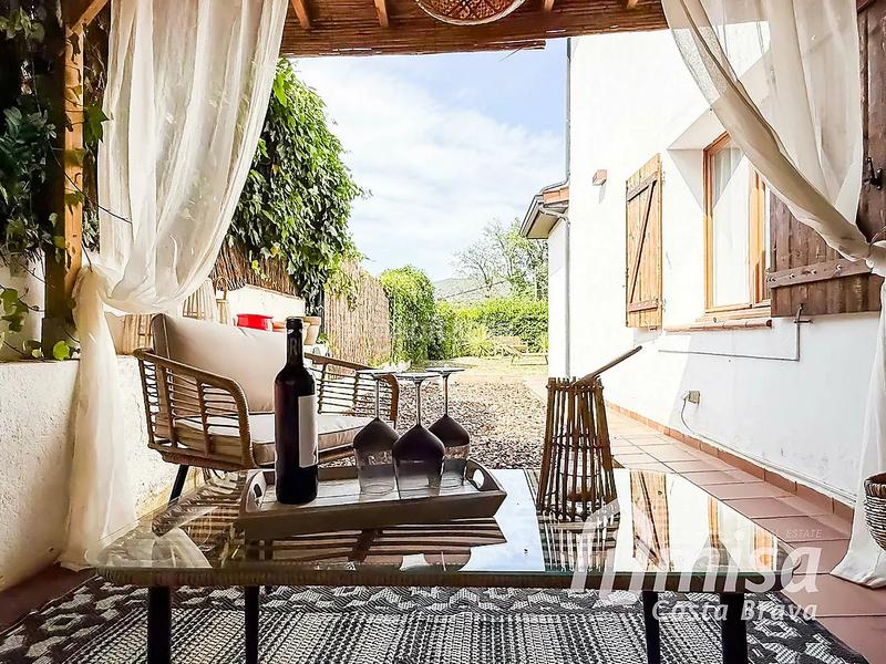 Foto b1e6f2e2-c628-4b79-823e-0076027e31a9. Chalet una tranquila casa de fácil mantenimiento con piscina y muchos rincones de encanto en Calonge