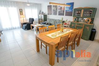Apartament a Platja Gran. Amplio y luminoso piso a 2 minutos de la playa en palamós