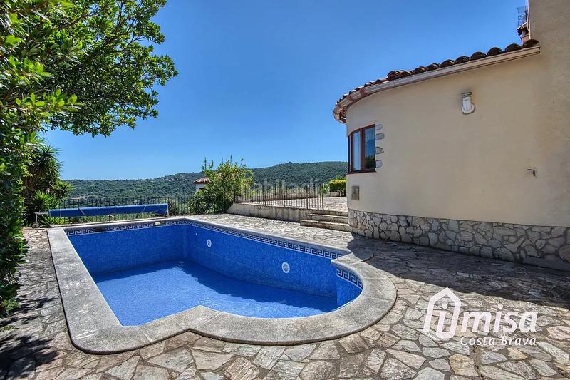 Foto 1c4f3e27-d27f-414a-82a2-85fa525062e4. Xalet amb aparcament piscina a Cabanyes-Mas Ambrós-Mas Pallí Calonge