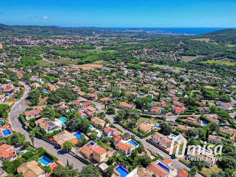 Foto e218af49-1803-4fa2-8f3d-ad7039e0edff. Xalet amb aparcament piscina a Cabanyes-Mas Ambrós-Mas Pallí Calonge
