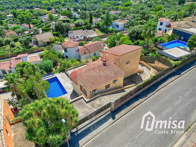 Foto 7e5302b4-755a-4ddf-8d49-fb1f2b2e3caa. Chalet oportunidad de reforma ! en Cabanyes-Mas Ambrós-Mas Pallí Calonge