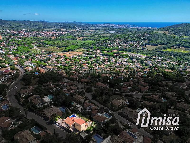 Foto 930123e2-7a90-484c-8574-0bccd94036d0. Chalet oportunidad de reforma ! en Cabanyes-Mas Ambrós-Mas Pallí Calonge