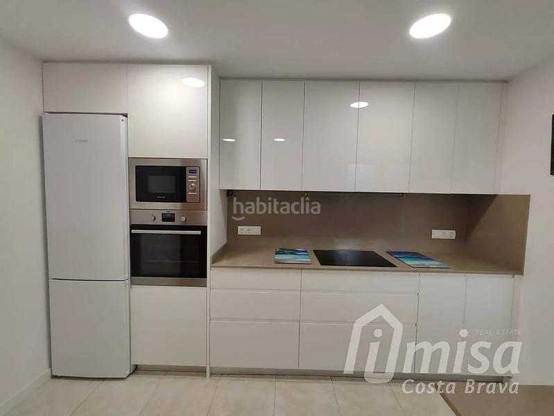 Foto 547bc2c2-0141-4afb-907a-9194ce2f84bf. Apartament a Avinguda Catalunya Palamós
