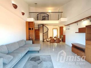 Apartament  Avenida catalunya. Dúplex de 115 m con diseño moderno y amplio en palamós