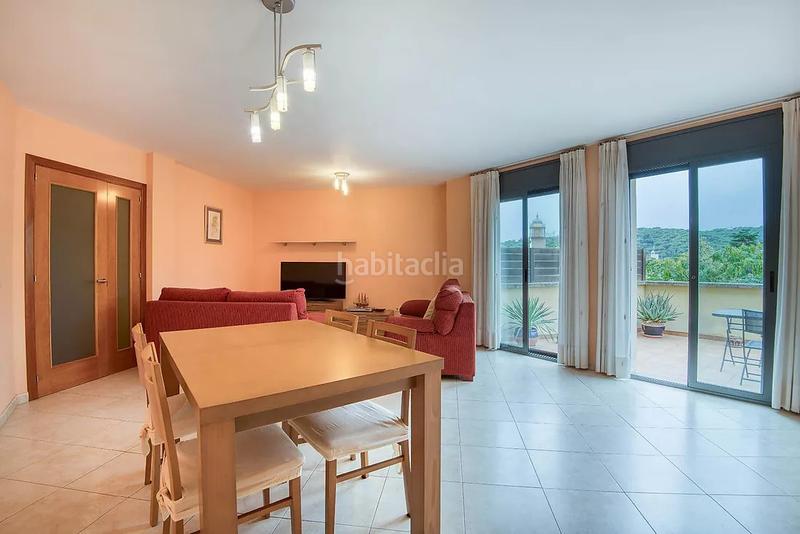 Foto 771eb179-6c9b-41e0-a74a-4815c8311aac. Apartament amb aparcament a Eixample Sant Feliu de Guíxols