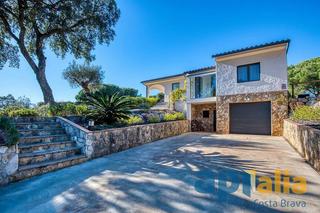 Chalet  Avenida gavarres. Preciosa propiedad en bell loch ii